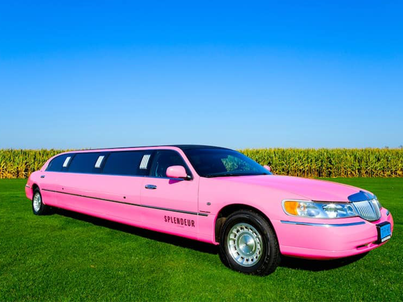 Roze 8 persoons lincoln limousine van Limonodig.nl